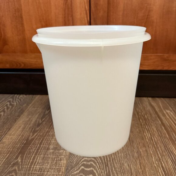 Tupperware Tall Canister - Picture 7 of 16